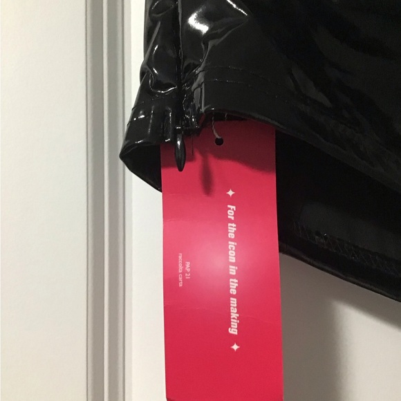 One Shoulder Faux Latex Crop Top - Picture 2 of 4